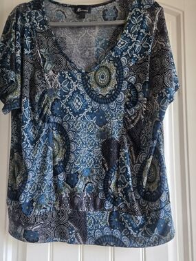 AB Studio Blue Paisley V-Neck Women's Top